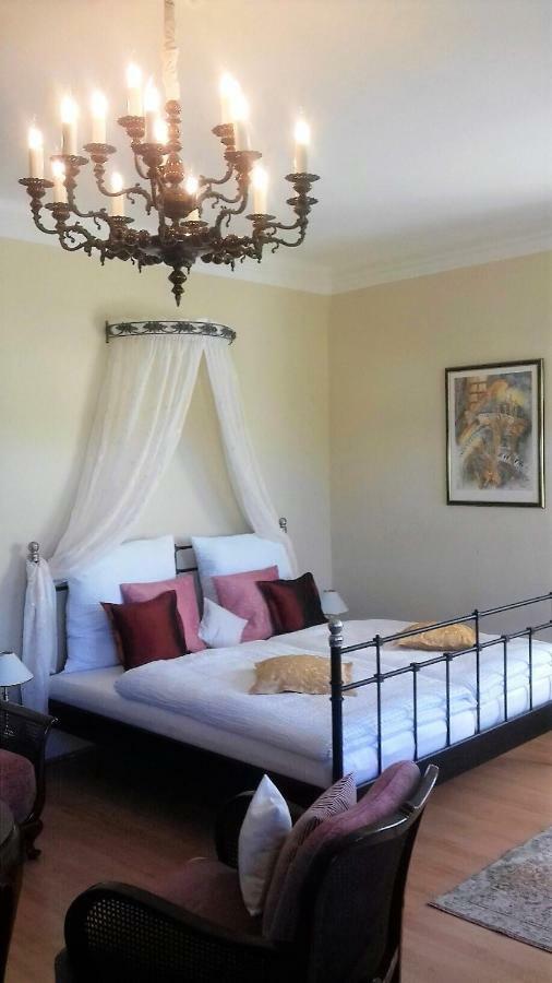 Herrenhaus Kunzwerda Bei Torgau - Aparthotel, Boardinghouse, Wohnen Auf Zeit Luaran gambar