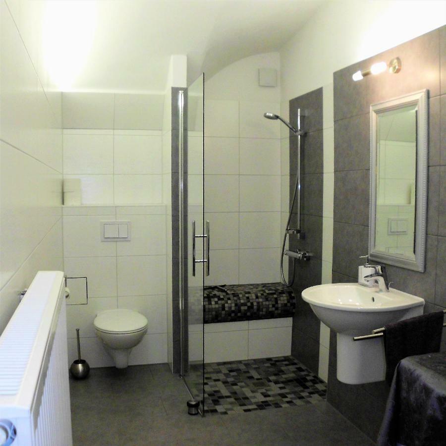 Herrenhaus Kunzwerda Bei Torgau - Aparthotel, Boardinghouse, Wohnen Auf Zeit Luaran gambar